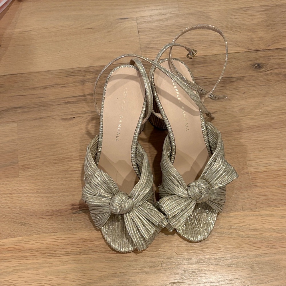 Loeffler Randall Camellia Gold Pleated Bow Heel - size 7 EUC